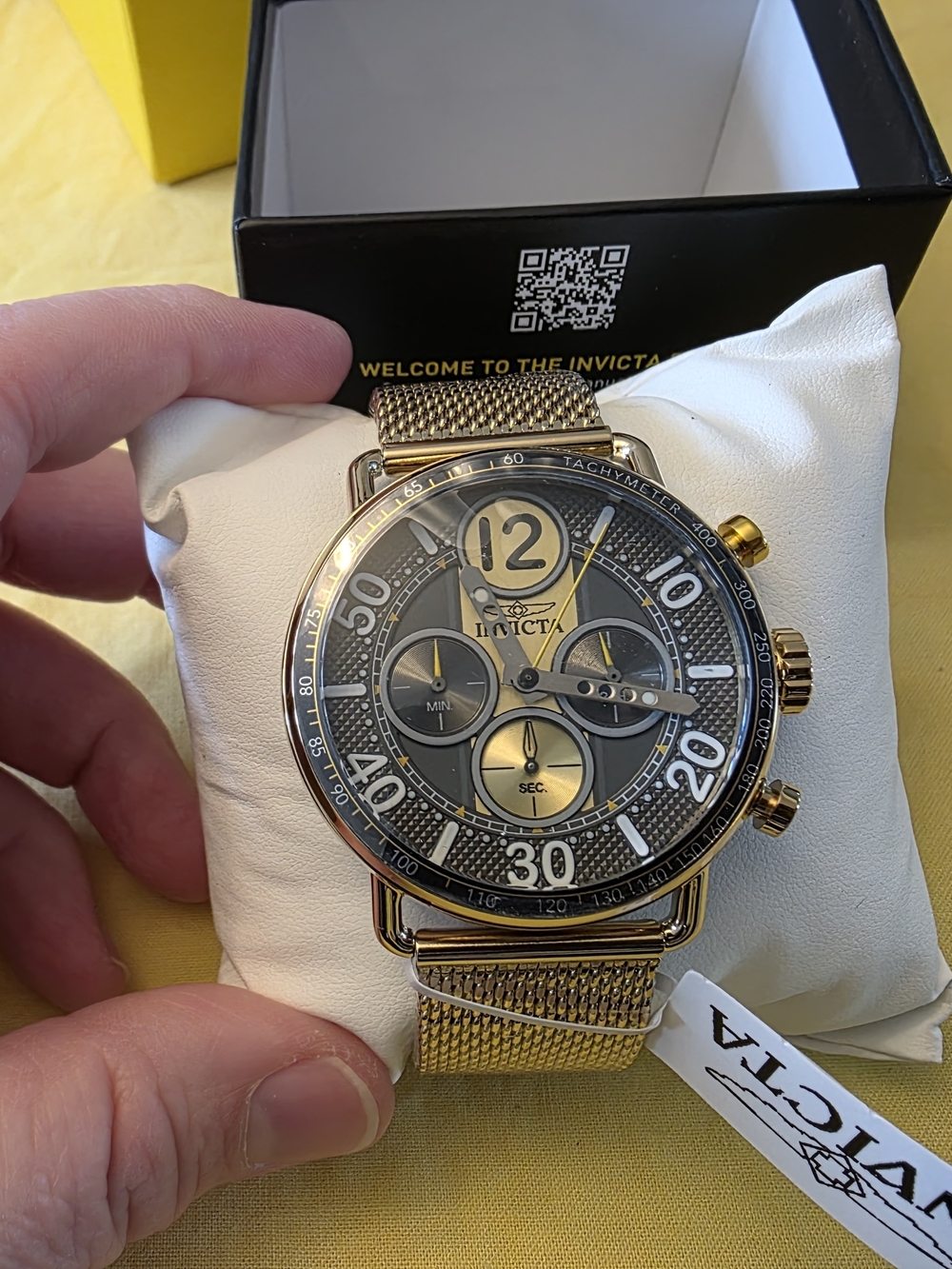 Invicta Speedway Vertexia Men’s Gold and Black Mesh Chronograph Watch 44mm 69471